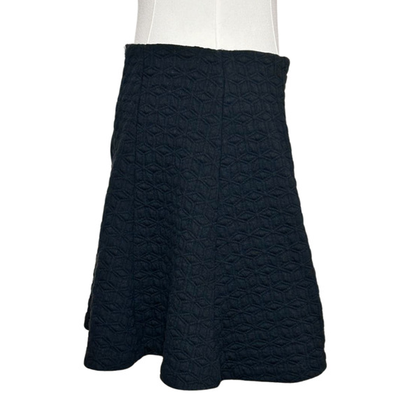 Gap Black Quilt Texture Cotton Blend Stretch A Line Skater Mini Skirt Medium - Picture 2 of 5